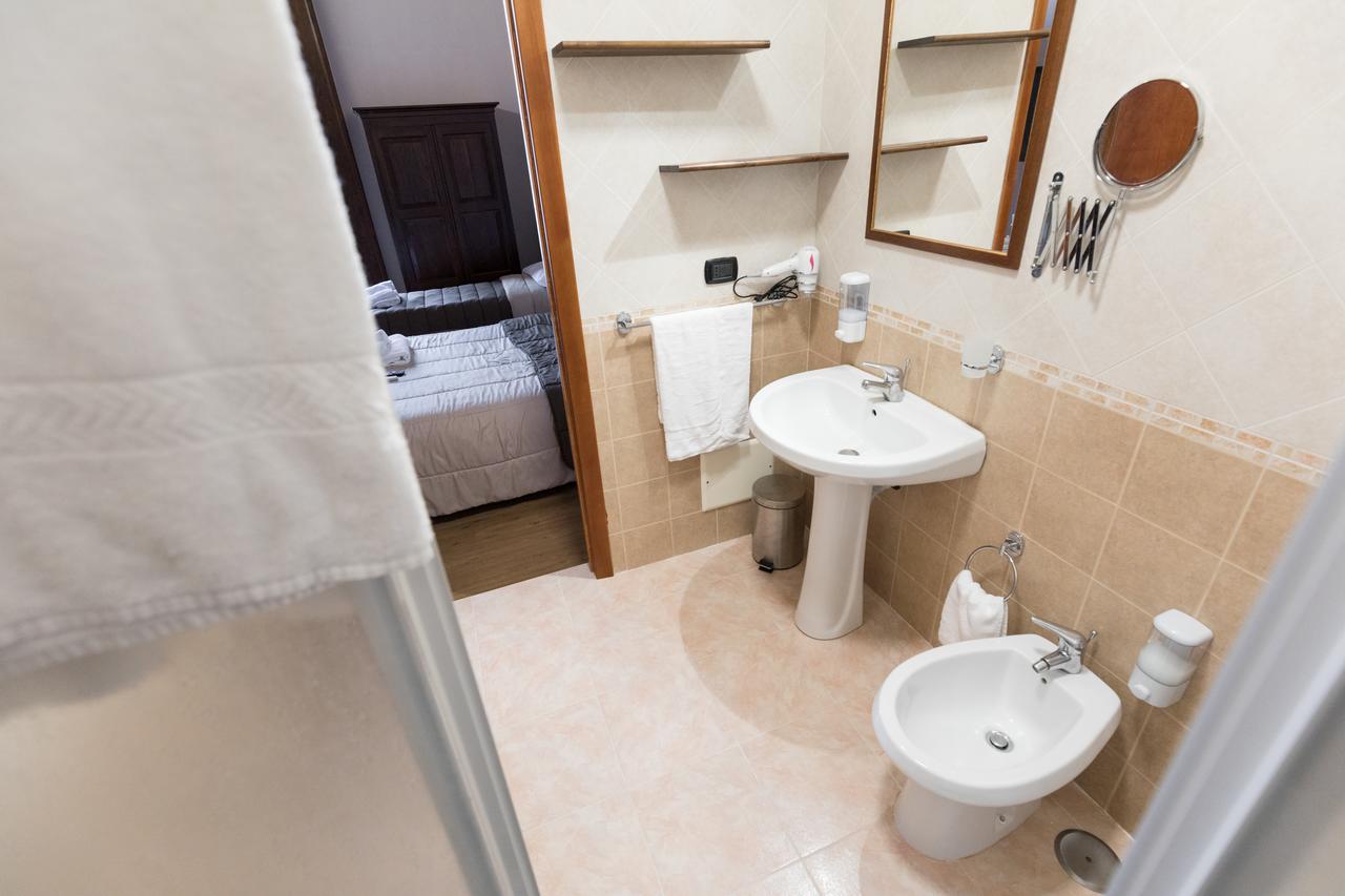 Opera Home Naples Luaran gambar