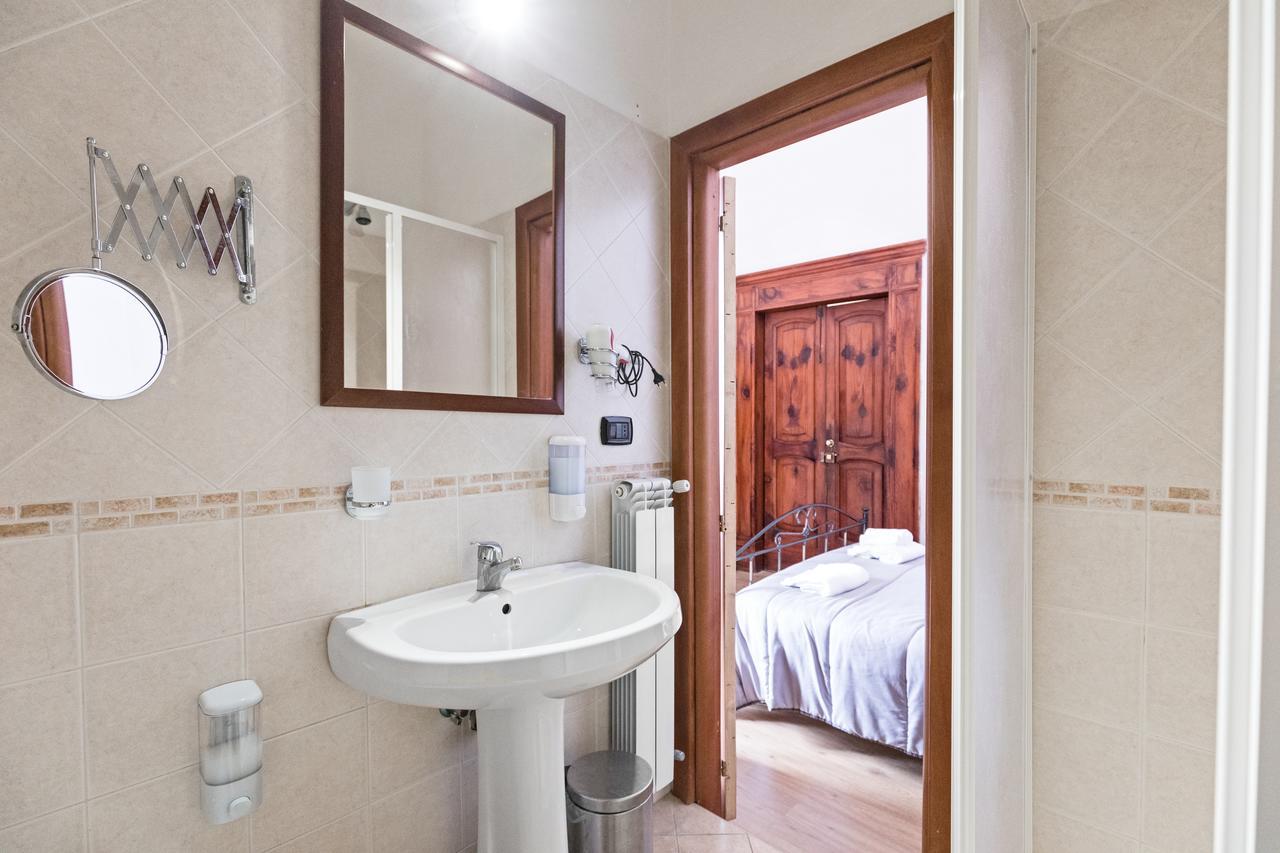 Opera Home Naples Luaran gambar