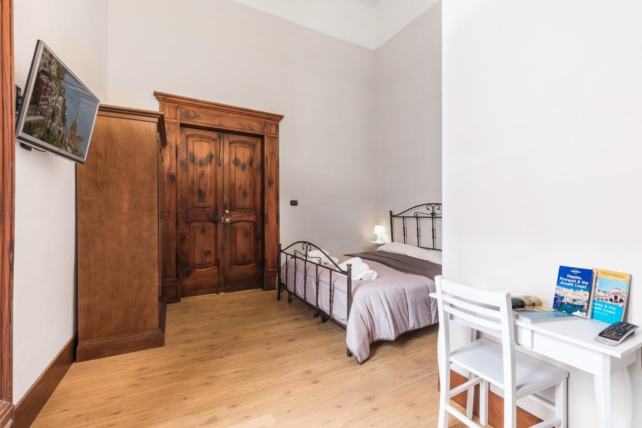 Opera Home Naples Luaran gambar