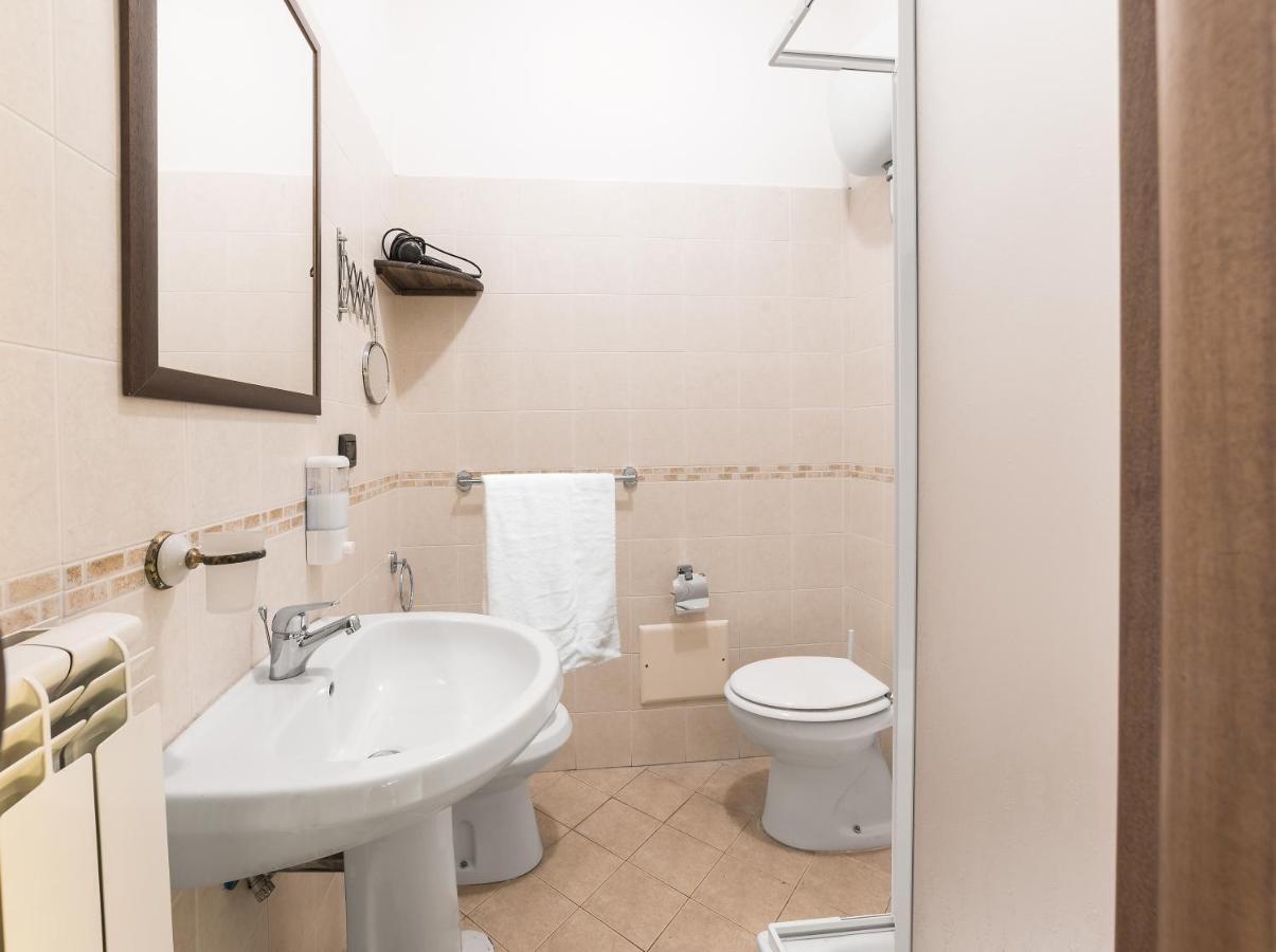 Opera Home Naples Luaran gambar